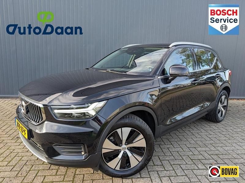 Zwart Gebruikt 2022 Volvo XC40 Inscription SUV | € 26.995 (Goede deal) - Afbeelding 1/3