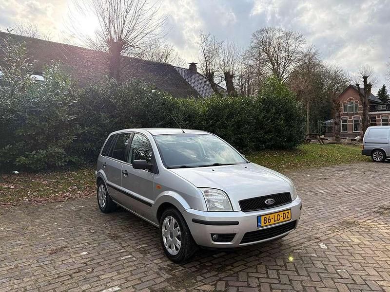 Occasion Ford Fusion 80 PK (58 kW) 2002 Grijs Hatchback