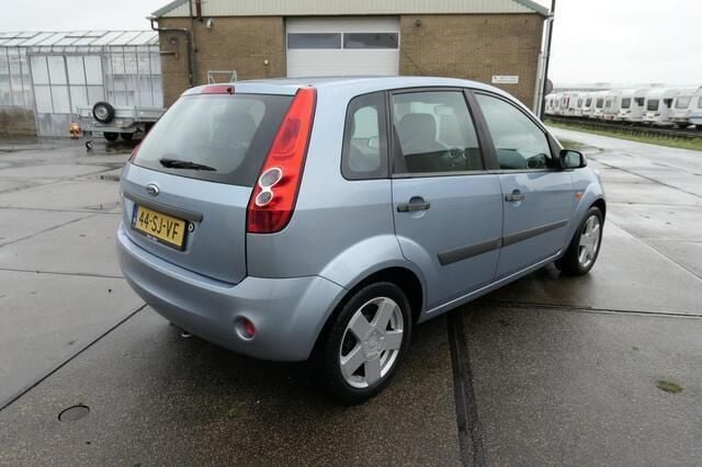 Occasion Ford Fiesta Futura 69 PK (50 kW) 2006 Blauw Hatchback