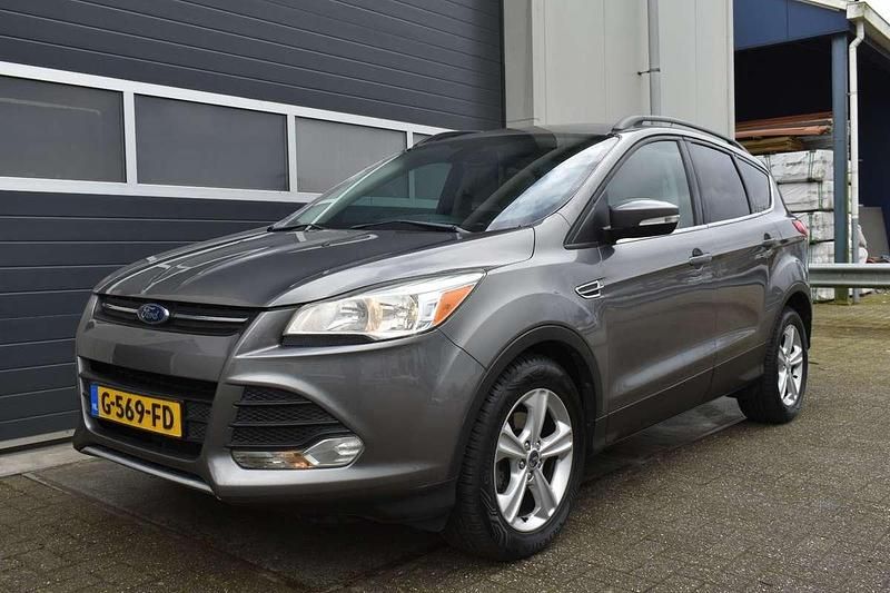 Grijs Gebruikt 2014 Ford Kuga SUV | € 12.500 (Goede deal) - Afbeelding 1/4
