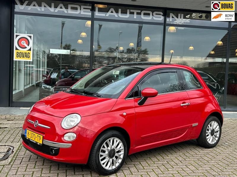 Rood Occasion 2015 Fiat 500 Lounge Hatchback | € 6.649 (Goede deal) - Afbeelding 1/4