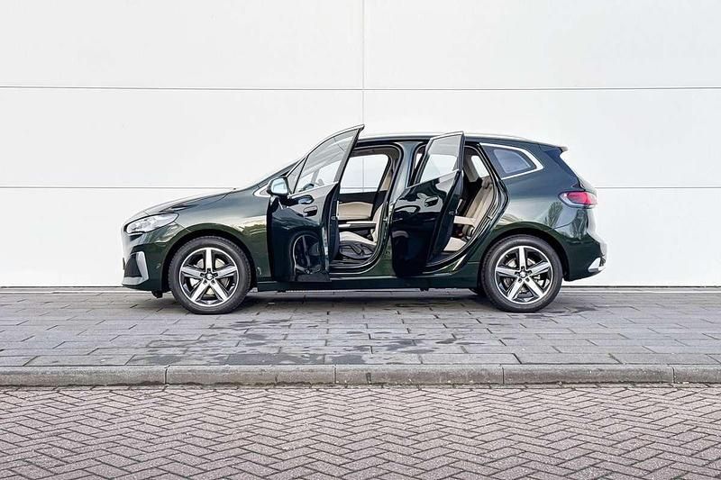 Occasion BMW 218 Active Tourer Comfort Edition 136 PK (100 kW) 2025 Groen MPV