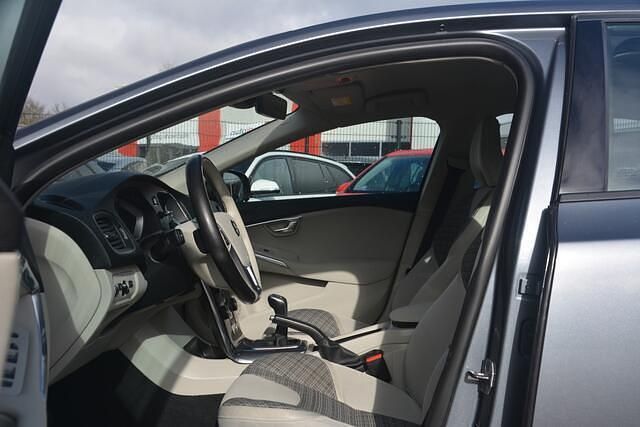 Occasion Volvo V40 Momentum 123 PK (90 kW) 2016 Grijs (metallic) Hatchback