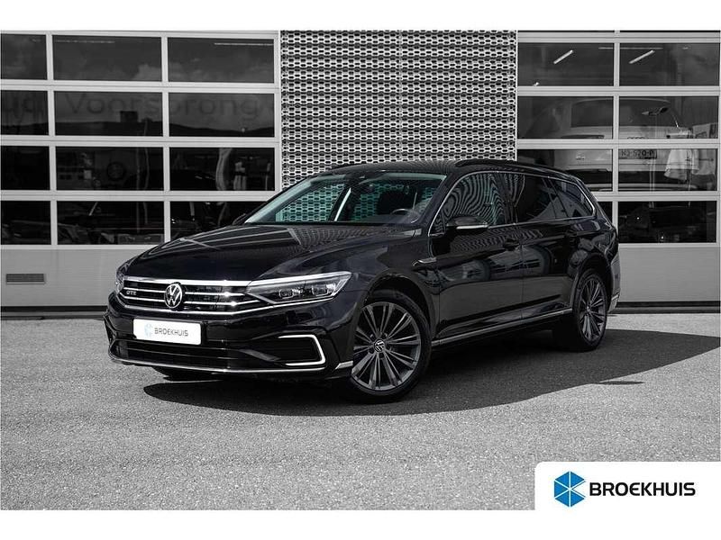 Zwart Gebruikt 2022 VW Passat Business Stationwagen | € 26.845 (Eerlijke prijs) - Afbeelding 1/4