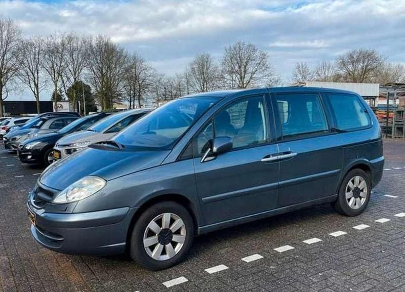 Grijs Gebruikt 2007 Citroën C8 MPV | € 3.000 - Afbeelding 1/4