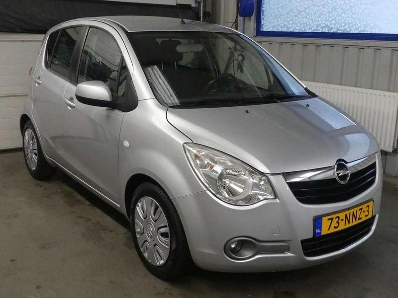 Occasion Opel Agila Edition 65 PK (47 kW) 2010 Grijs Hatchback