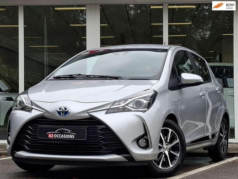 Occasion Toyota Yaris Hybrid 75 PK (55 kW) 2018 Grijs Hatchback