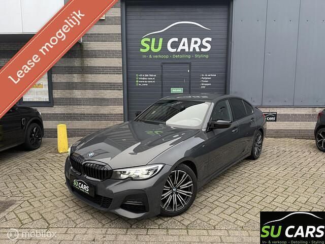 Grijs Occasion 2019 BMW 320 Shadowline Sedan | € 28.950 (Iets duurder) - Afbeelding 1/4