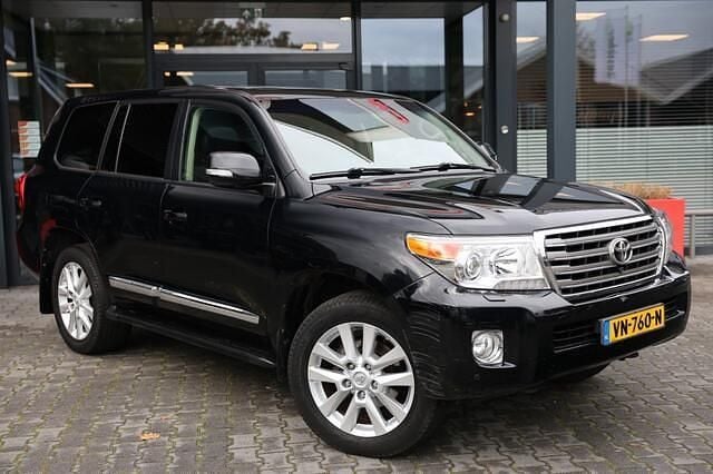 Zwart (metallic) Gebruikt 2016 Toyota Land Cruiser V8 Executive SUV | € 39.995 (Super prijs) - Afbeelding 1/4