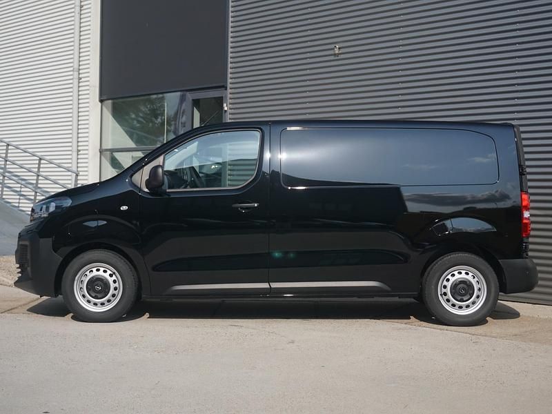 Nieuw Opel Vivaro-e Combi Comfort 100 kW (136 PK) 2025 Diamond black (donker zwart) Van