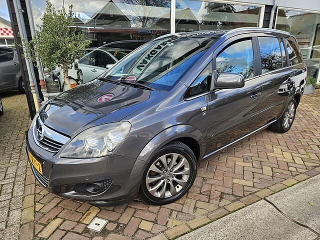 Grijs Gebruikt 2010 Opel Zafira Edition MPV | € 4.350 (Duur) - Afbeelding 1/4