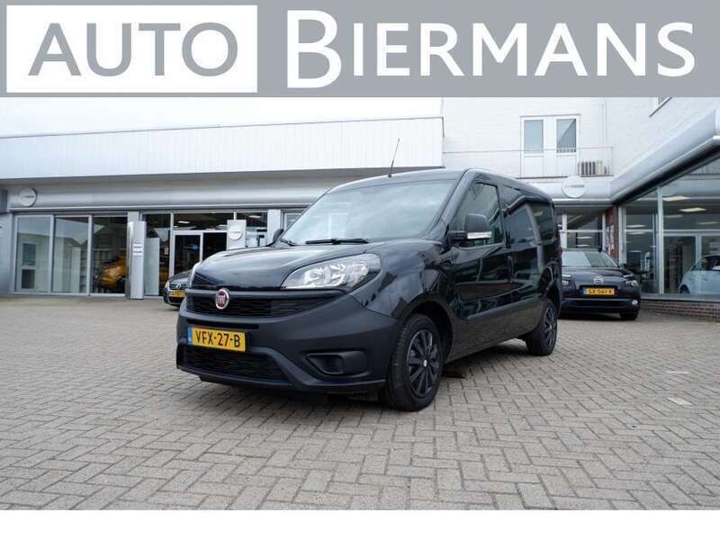 Zwart Gebruikt 2020 Fiat Doblò MPV | € 12.499 (Duur) - Afbeelding 1/4