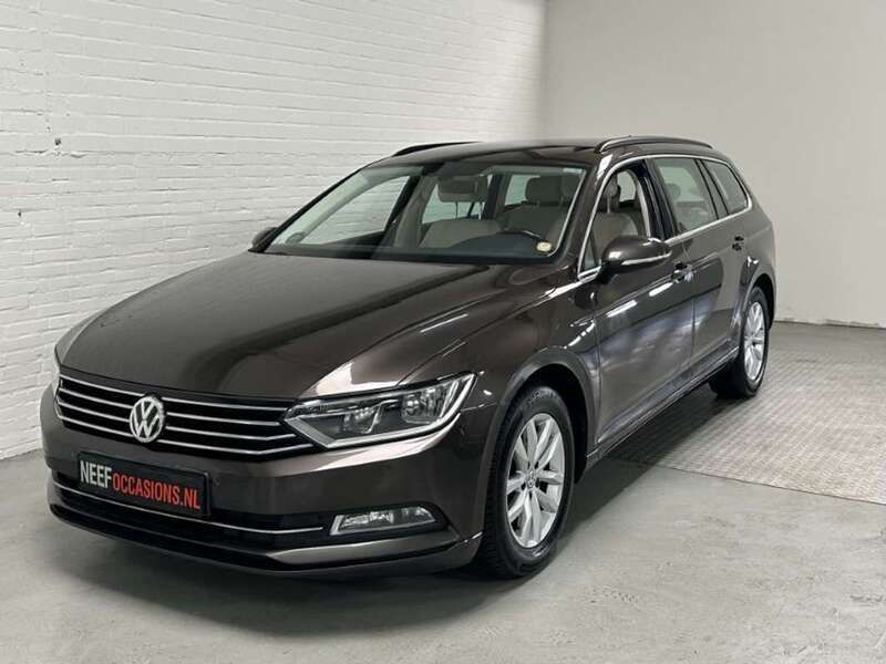 Bruin Gebruikt 2015 VW Passat Comfortline Stationwagen | € 12.490 (Goede deal) - Afbeelding 1/3