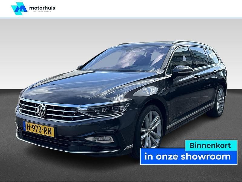 Grijs Gebruikt 2020 VW Passat Business Stationwagen | € 27.875 (Iets duurder) - Afbeelding 1/4