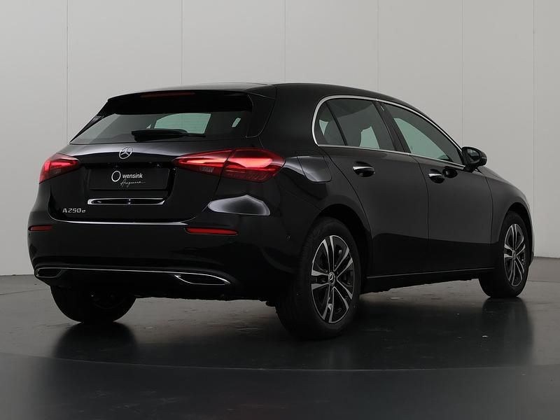 Occasion Mercedes A250 Luxury 218 PK (160 kW) 2025 Zwart Hatchback