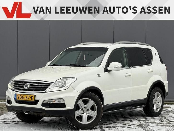Wit Occasion 2015 Ssangyong (KGM) Rexton Quartz SUV | € 9.948 (Iets duurder) - Afbeelding 1/4