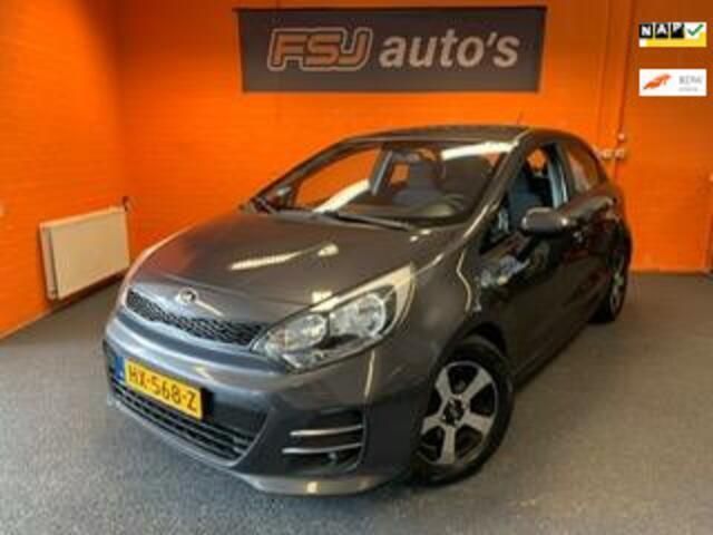 Grijs Gebruikt 2016 Kia Rio Comfort Hatchback | € 6.950 (Goede deal) - Afbeelding 1/4
