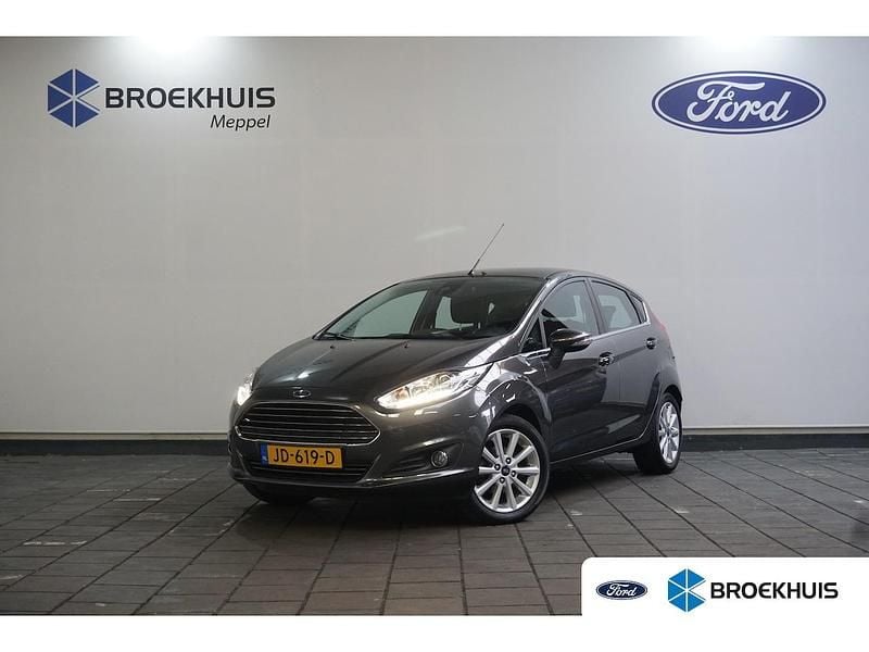 Grijs Gebruikt 2016 Ford Fiesta Titanium Hatchback | € 8.900 (Iets duurder) - Afbeelding 1/4