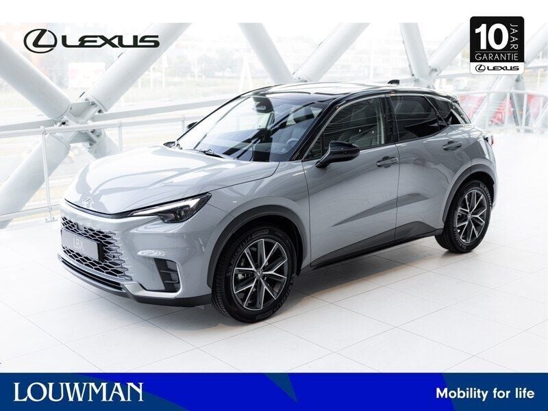 Grijs, metallic lak Gebruikt 2024 Lexus LBX SUV | € 37.945 (Goede deal) - Afbeelding 1/4