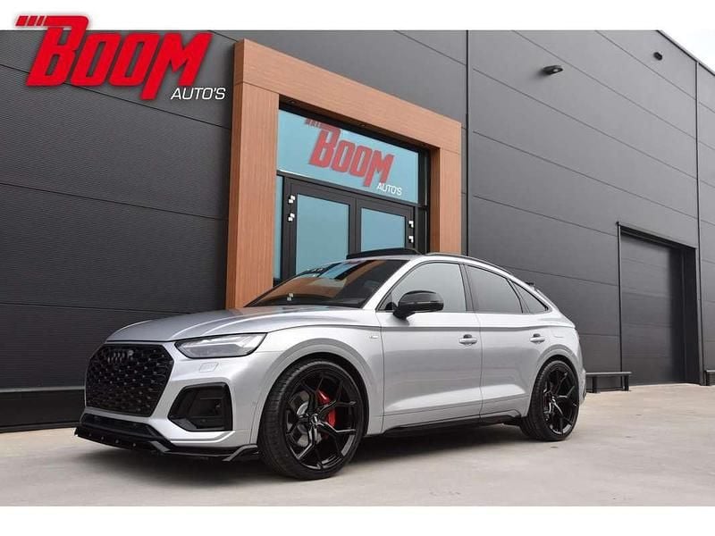 Grijs (metallic) Occasion 2024 Audi Q5 Sportback Competition SUV | € 58.945 (Eerlijke prijs) - Afbeelding 1/4