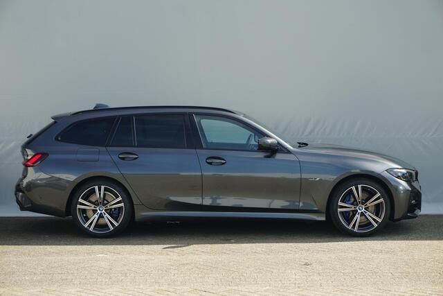 Occasion BMW 330 Shadowline 291 PK (214 kW) 2022 Grijs Stationwagen