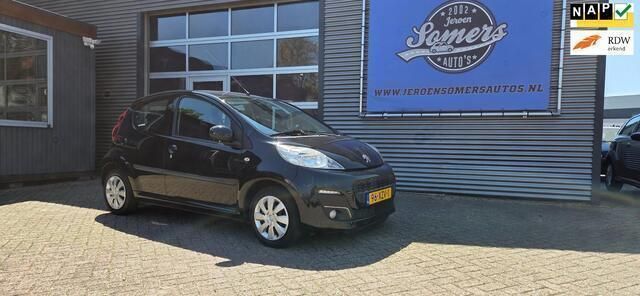 Zwart Gebruikt 2012 Peugeot 107 Envy Hatchback | € 3.450 (Goede deal) - Afbeelding 1/4