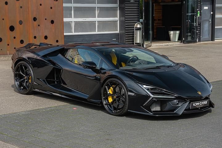Nieuw Lamborghini Revuelto 1014 PK (745 kW) 2025 Zwart (metallic) Coupé