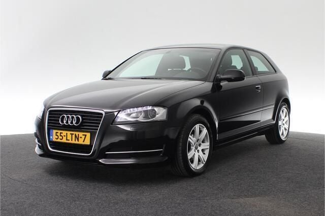 Zwart Gebruikt 2010 Audi A3 Sportback Attraction Hatchback | € 10.995 (Iets duurder) - Afbeelding 1/4