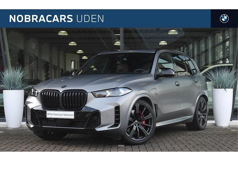Grijs Occasion 2025 BMW X5 Executive SUV | € 89.850 (Duur) - Afbeelding 1/4