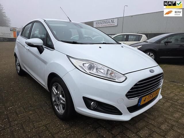 Wit Gebruikt 2014 Ford Fiesta Titanium Hatchback | € 5.999 (Goede deal) - Afbeelding 1/4