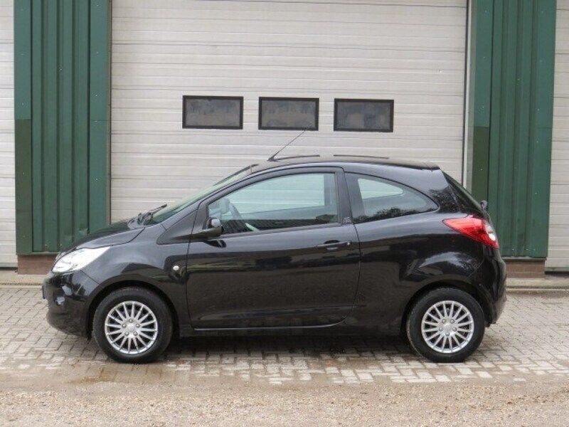 Zwart, andere lak Gebruikt 2011 Ford Ka S Hatchback | € 3.950 (Duur) - Afbeelding 1/4