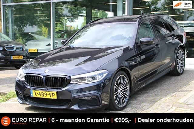 Zwart, metallic lak Gebruikt 2018 BMW 530 Executive Stationwagen | € 25.995 (Goede deal) - Afbeelding 1/4