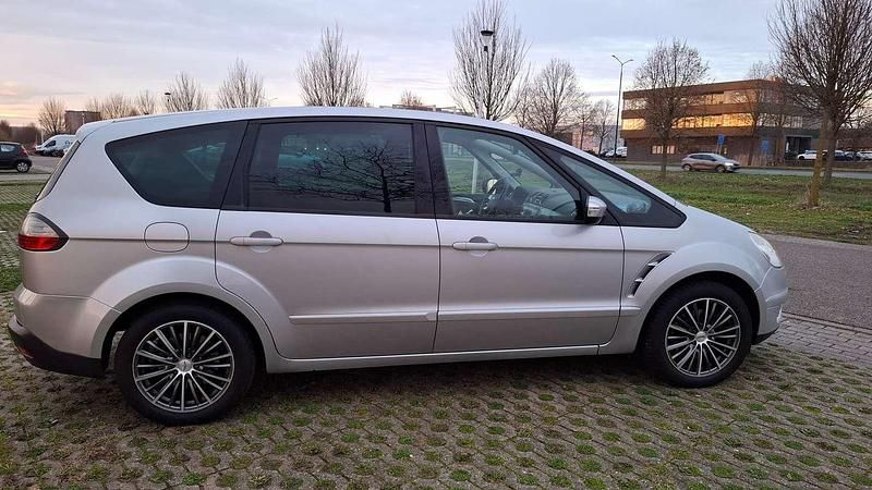 Zilver Gebruikt 2007 Ford S-MAX S MPV | € 2.950 (Iets duurder) - Afbeelding 1/4