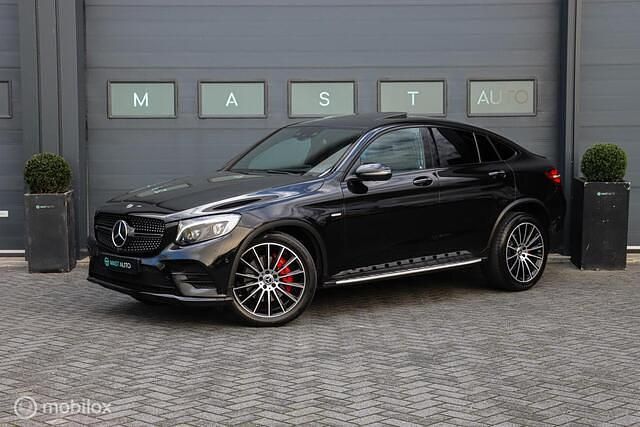 Zwart Gebruikt 2017 Mercedes GLC300 SUV | € 37.740 - Afbeelding 1/4