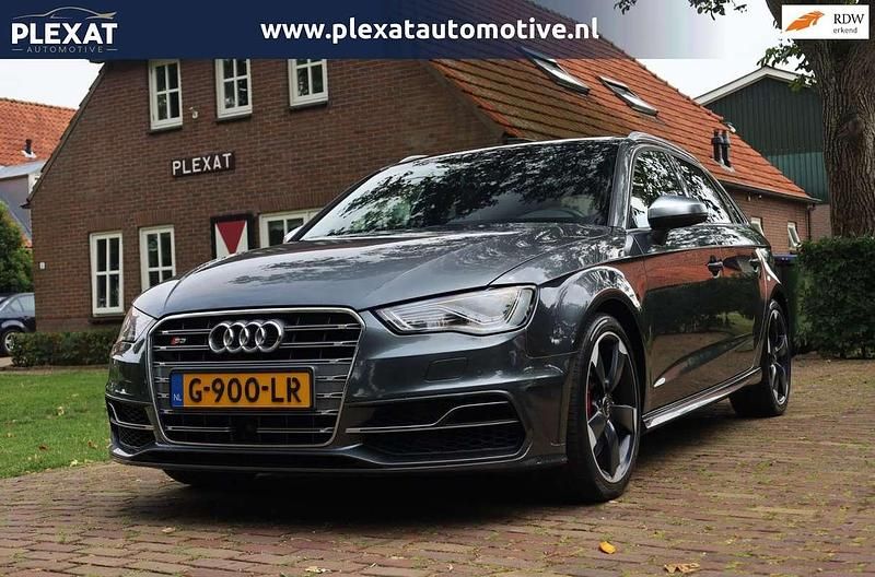 Grijs, metallic lak Gebruikt 2015 Audi S3 Proline Hatchback | € 22.945 (Eerlijke prijs) - Afbeelding 1/4