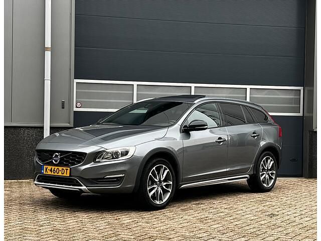 Grijs Gebruikt 2016 Volvo V60 CC Summum Stationwagen | € 10.450 (Super prijs) - Afbeelding 1/4