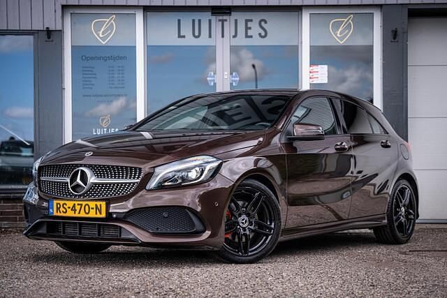 Bruin Gebruikt 2018 Mercedes A180 Business Hatchback | € 19.400 (Eerlijke prijs) - Afbeelding 1/4