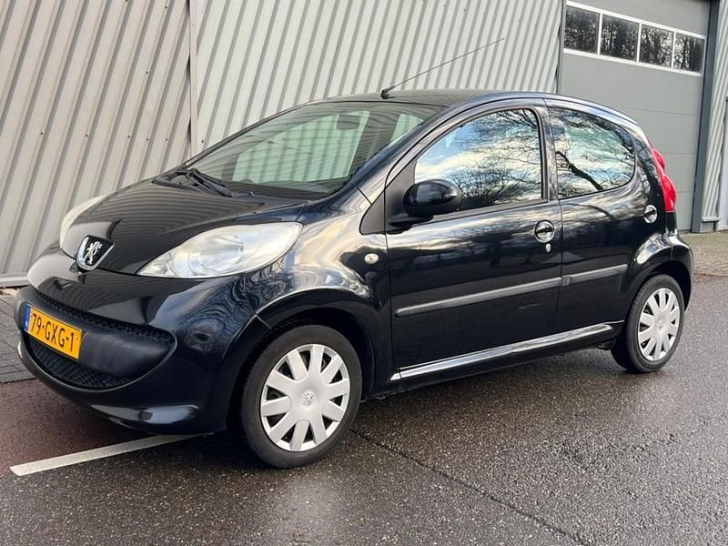Zwart Gebruikt 2008 Peugeot 107 Hatchback | € 1.750 (Goede deal) - Afbeelding 1/4