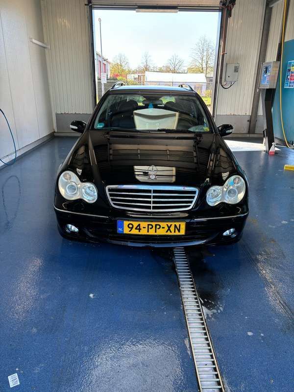 Zwart Gebruikt 2004 Mercedes C200 Avantgarde Stationwagen | € 3.000 (Iets duurder) - Afbeelding 1/4