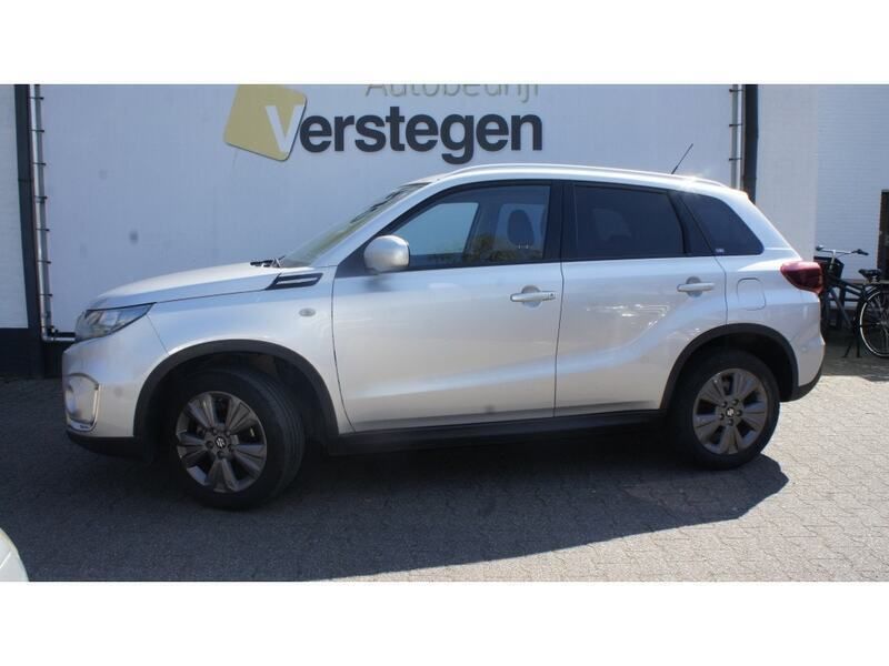 Grijs Gebruikt 2022 Suzuki Vitara SUV | € 22.750 (Eerlijke prijs) - Afbeelding 1/4