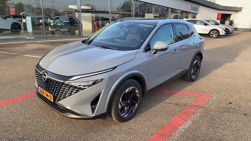 Grijs Occasion 2025 Nissan Qashqai N-Connecta SUV | € 35.340 (Duur) - Afbeelding 1/3
