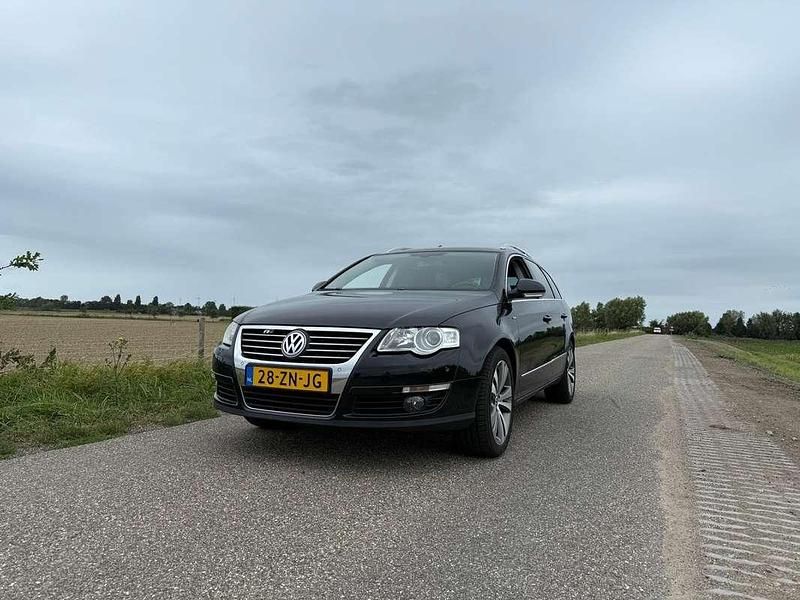 Zwart Gebruikt 2008 VW Passat Highline Stationwagen | € 2.500 (Eerlijke prijs) - Afbeelding 1/4