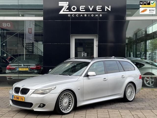 Grijs Gebruikt 2007 BMW 530 Stationwagen | € 11.995 (Iets duurder) - Afbeelding 1/4