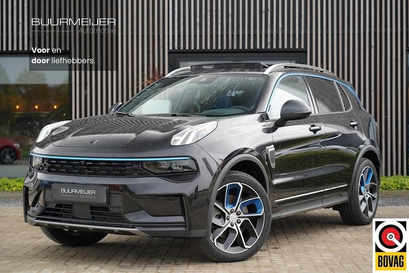 Zwart Gebruikt 2023 Lynk & Co 01 SUV | € 28.900 (Eerlijke prijs) - Afbeelding 1/4