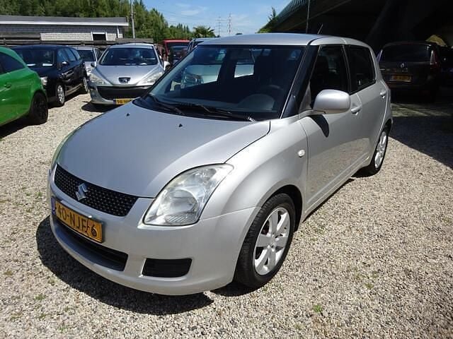 Grijs Gebruikt 2008 Suzuki Swift Hatchback | € 3.495 (Eerlijke prijs) - Afbeelding 1/4