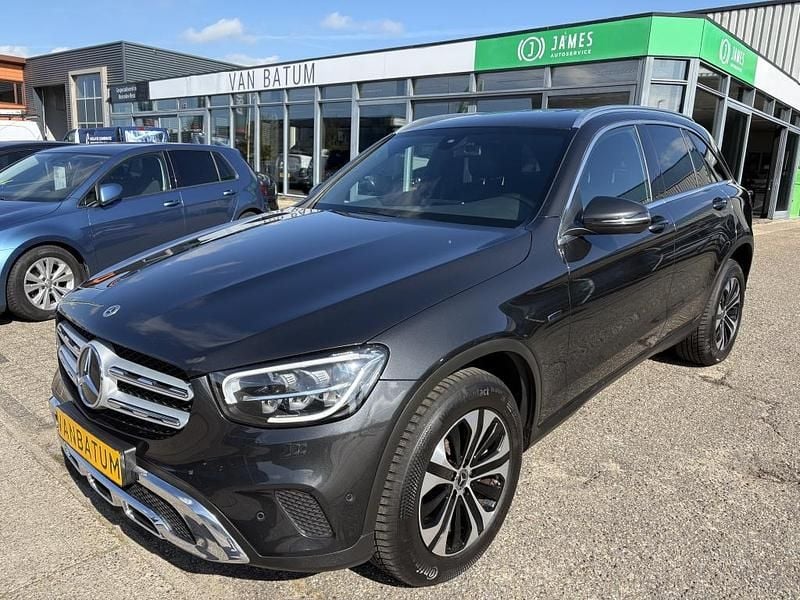 Grijs Gebruikt 2021 Mercedes GLC300e Premium SUV | € 35.645 (Goede deal) - Afbeelding 1/4