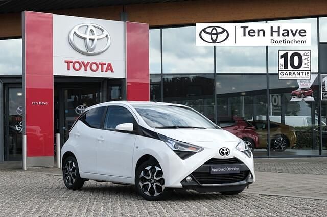 Wit Gebruikt 2020 Toyota Aygo Hatchback | € 12.400 (Iets duurder) - Afbeelding 1/4