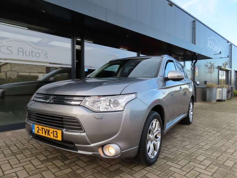 Grijs Gebruikt 2014 Mitsubishi Outlander P-HEV Edition SUV | € 13.900 (Eerlijke prijs) - Afbeelding 1/4