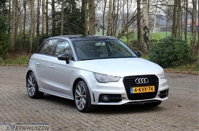 Grijs Gebruikt 2013 Audi A1 Sportback Admired Hatchback | € 4.999 - Afbeelding 1/4