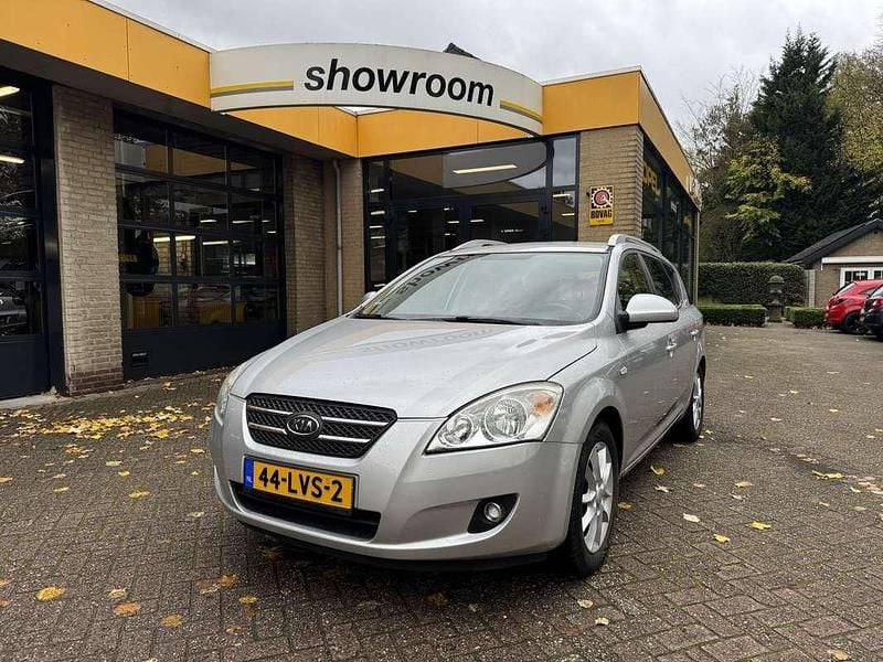 Grijs Gebruikt 2009 Kia Ceed Hatchback | € 2.749 (Eerlijke prijs) - Afbeelding 1/4